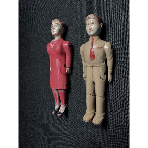 1940s RENWAL Dollhouse Dolls – Jointed Plastic Mom #43 & brother #42 – Vintage - Picture 3 of 8